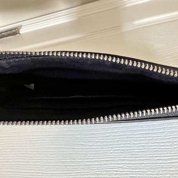 NWOT Coach Flower 🌼 Print Wristlet with black strap and two card slots inside - Picture 5 of 9